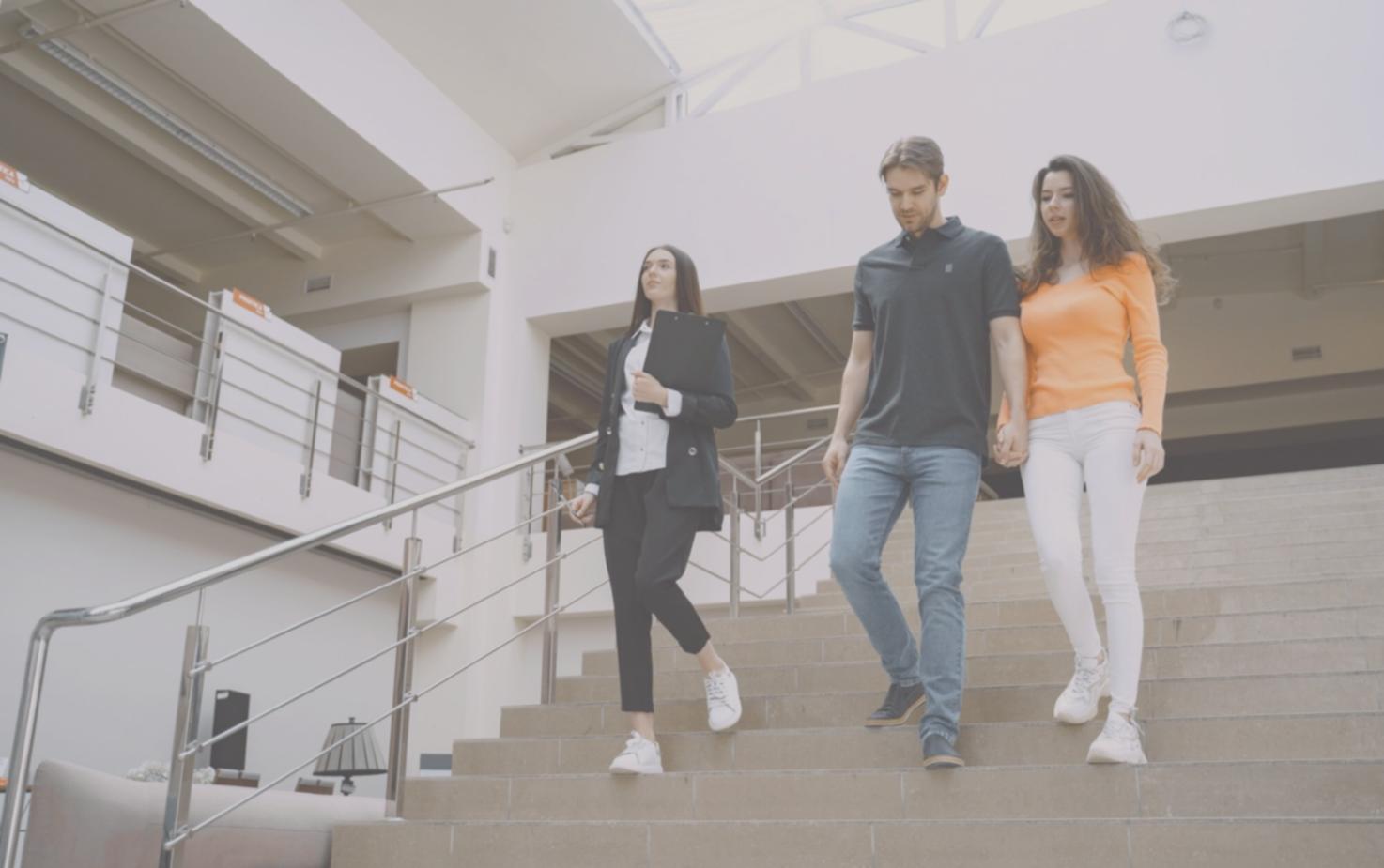 Environnement d'apprentissage moderne avec espaces dédiés aux formations financières